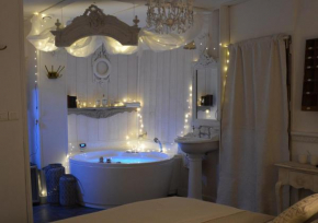 L Escapade Aixoise Sauna Balneo Jacuzzi Petit Dejeuner Boissons Netflix Centre Historique